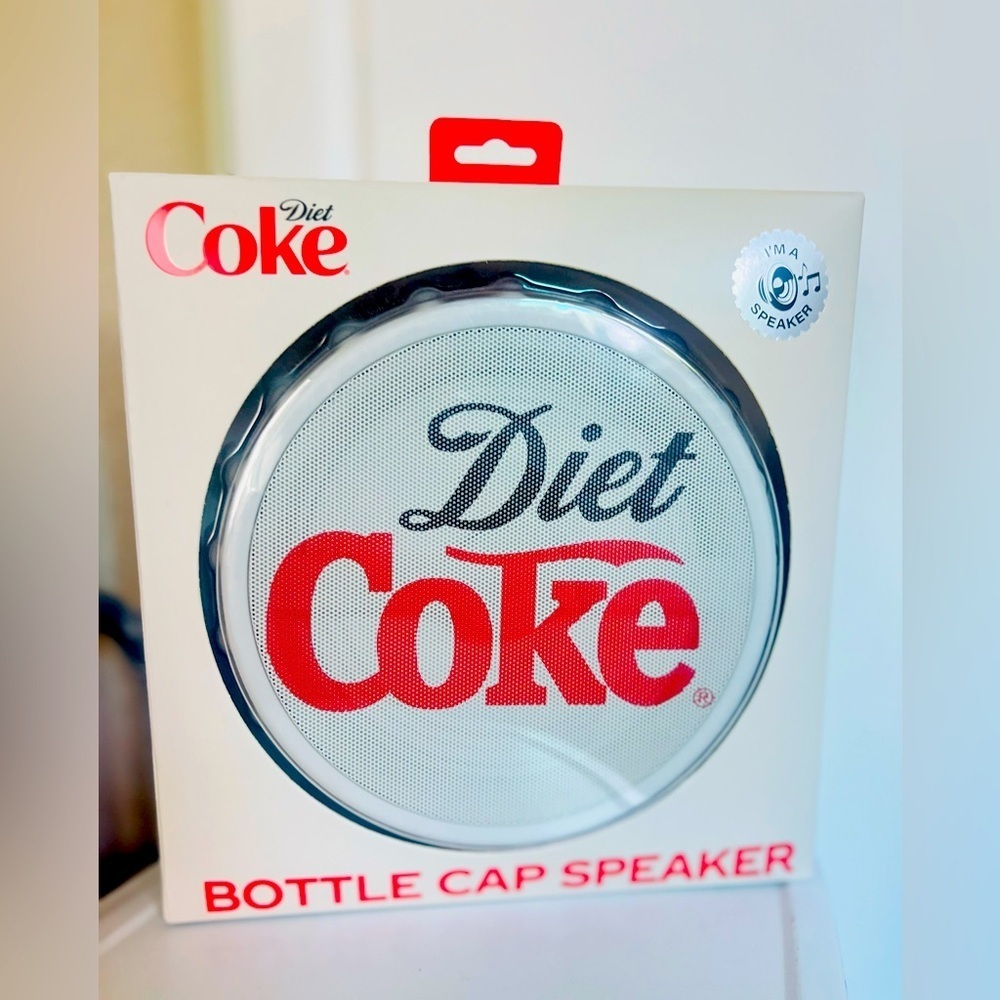 Diet coke BOTTLE CAP SPEAKER with LED Lights collectibles  bottle Speaker